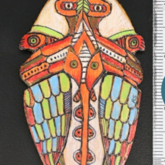Pacific Northwest animal totem reversible szesko handpainted gemstone Necklace - Picture 6 of 6